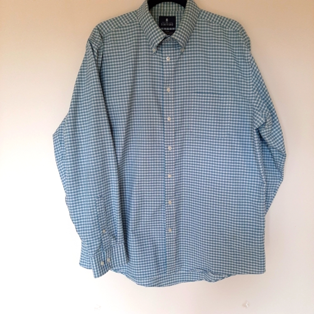 Long sleeved button-down dress shirt Like New